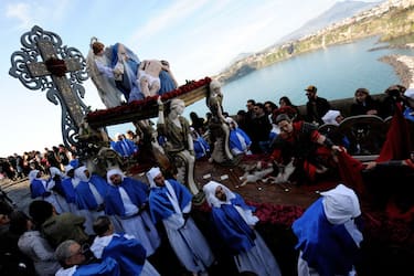 Golfo di Napoli, dai 'Misteri' di Procida alla Corsa dell'Angelo