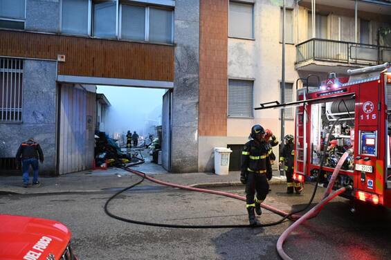 Milano incendio 