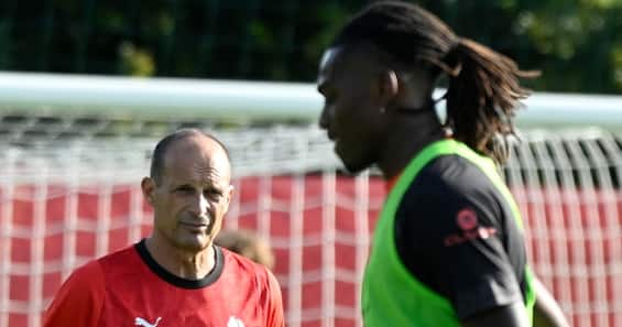 https://static.sky.it/editorialimages/2adb6bd87ebb8c71a43aabf169929780840c63b1/skysport/it/calcio/serie-a/2025/07/23/allegri-milan-arsena-conferenza-oggi-video/allegri_leao_ansa_og.jpg?im=Resize,width=565