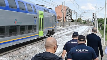 Il luogo dell'incidente presso la stazione ferroviaria di Brandizzo dove un treno ha investito cinque operai che lavoravano sui binari, 1 settembre 2023 ANSA/ALESSANDRO DI MARCO