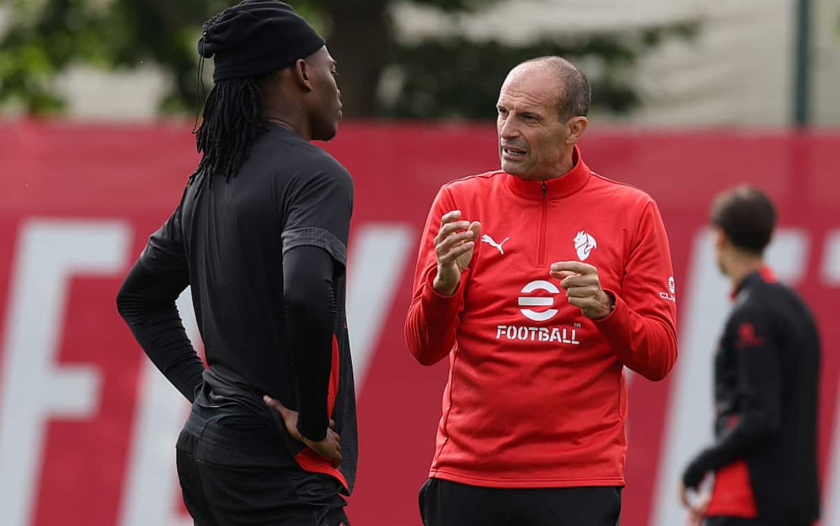 https://static.sky.it/editorialimages/2af817f3764c62c18fd524ee6ce036d16abbe563/skysport/it/calcio/serie-a/video/2025/11/10/milan-leao-allegri-1050836/getty_leao_allegri.jpg?im=Resize,width=1218