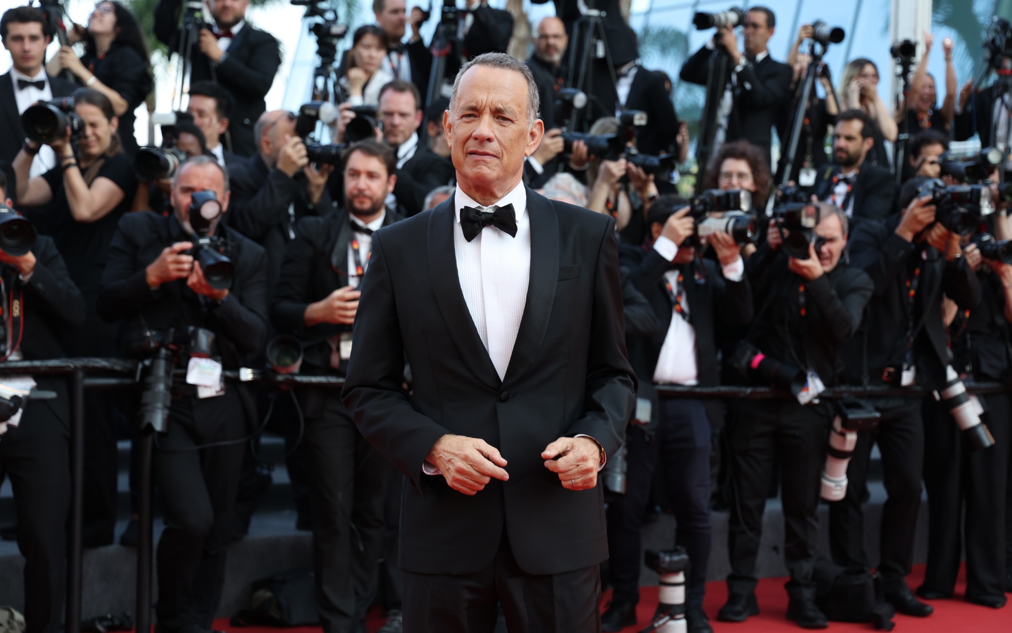 Cannes 2023, Tom Hanks e Scarlett Johansson sul red carpet di Asteroid City. FOTO Sky TG24