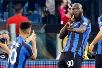 Inter s Romelu Lukaku (C) celebrates with teammate Inter s Lautaro Martinez after scoring during the Italian Serie A soccer match between AS Roma and Inter Milan at the Olimpico stadium in Rome, Italy, 6 May 2023.
ANSA/FABIO FRUSTACI