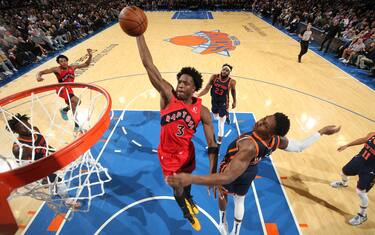 NEW YORK, NY - DECEMBER 21: OG Anunoby #3 of the Toronto Raptors dunks the ball during the game against the New York Knicks on December 21, 2022 at Madison Square Garden in New York City, New York. NOTE TO USER: User expressly acknowledges and agrees that, by downloading and or using this photograph, User is consenting to the terms and conditions of the Getty Images License Agreement. Mandatory Copyright Notice: Copyright 2022 NBAE (Photo by Joe Murphy/NBAE via Getty Images)