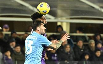 Fiorentina's foward Nicolas Gonzalez in action against Lazio's defender Alessio Romagnoli (front) during the Serie A soccer match ACF Fiorentina vs SS Lazio at Artemio Franchi Stadium in Florence, Italy, 26 February 2024
ANSA/CLAUDIO GIOVANNINI