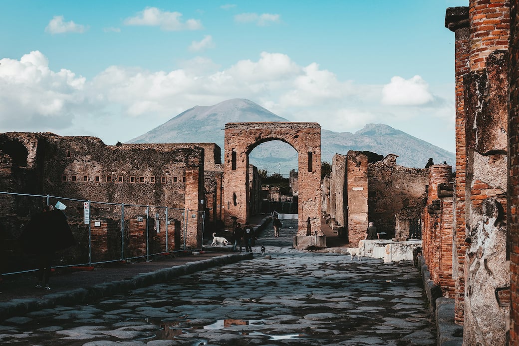 Photo_by_Andy_Holmes_on_Unsplash.jpg