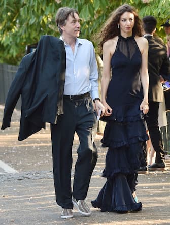 02/07/2015
Serpentine Summer Party At The Serpentine Gallery Kensington Palace Gardens London
David Cholmondeley, Marquess of Cholmondeley, Earl of Rocksavage with his wife Rose Hanbury