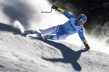 epa11071210 Alexis Pinturault of France in action during the men's Super-G race at the FIS Alpine Skiing World Cup in Wengen, Switzerland, 12 January 2024.  EPA/JEAN-CHRISTOPHE BOTT