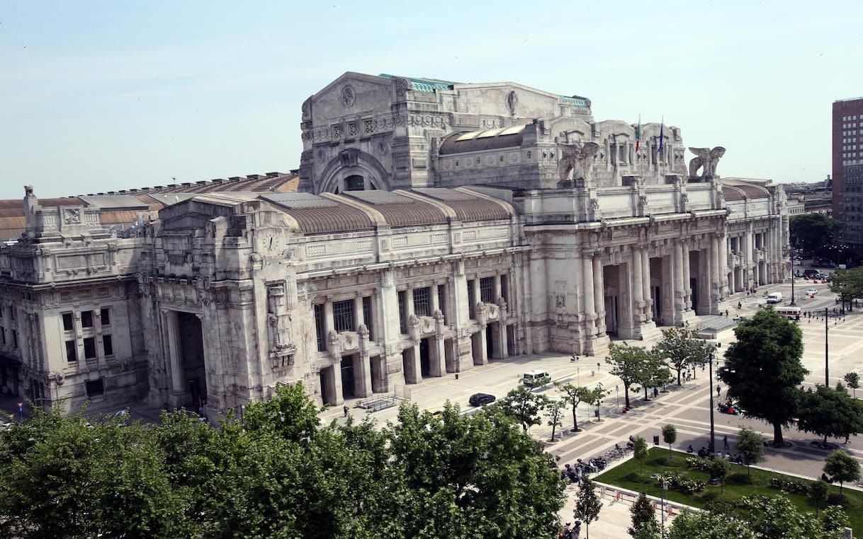 Milano, aggredisce un ebreo americano in Stazione Centrale: arrestato Milano, aggredisce un ebreo americano in Stazione Centrale: arrestato