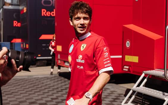 https://static.sky.it/editorialimages/2cab37b0c625563826243478a1703dd6ffceeb43/skysport/it/motori/formula-1/video/2025/06/26/f1-gp-austria-leclerc-ferrari-intervista-video/f1_twitter_leclerc_ferrari_1.jpg?im=Resize,width=565