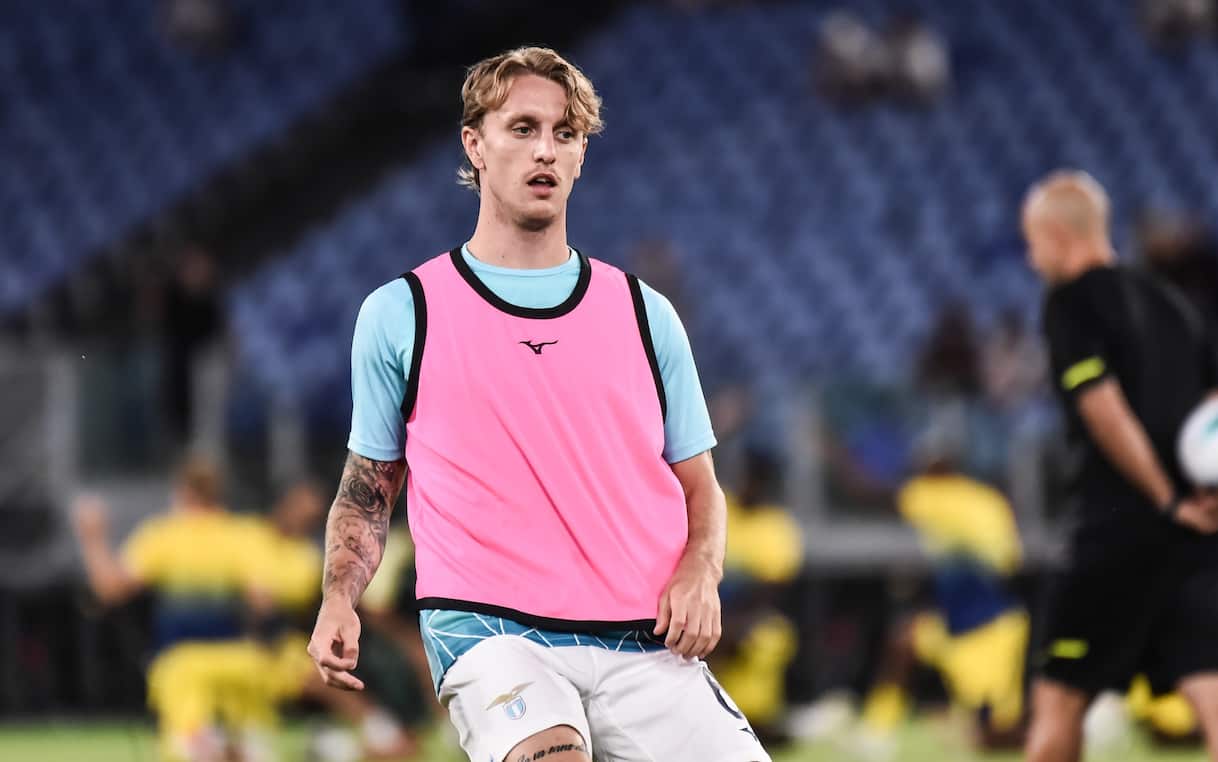 https://static.sky.it/editorialimages/2cafa8355553994932105746d65394cf02d5f29a/skysport/it/calcio/serie-a/2025/11/16/rovella-lazio-infortunio-news/rovella_getty.jpg?im=Resize,width=1218