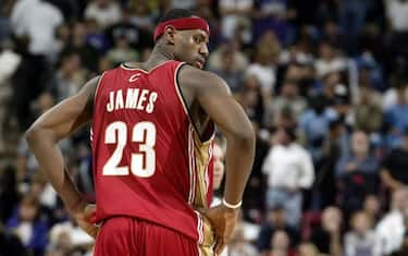 LEBRON JAMES, CLEVELAND CAVALIERS