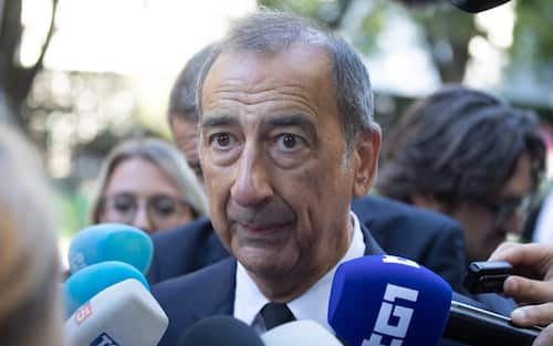 Milano, morte di Giorgio Armani, camera ardente allestita presso l'Armani/Teatro  in via Bergognone, Giuseppe Sala