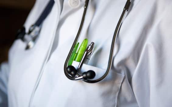 Medici di famiglia, da autonomi a dipendenti del Ssn: la possibile riforma