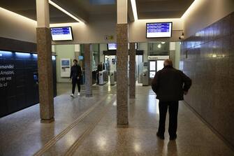 epa10538071 Commuters inside a suburban station during a day of national strike led by French trade unions against the government's reform to the pension system, in Colombes, France, 23 March 2023. Protests continue in France after the prime minister announced on 16 March 2023 the use of Article 49 paragraph 3 (49.3) of the French Constitution to have the text on the controversial pension reform law - raising retirement age from 62 to 64 - be definitively adopted without a vote.  EPA/CHRISTOPHE PETIT TESSON