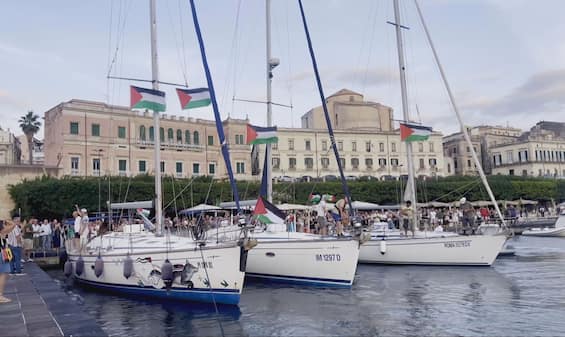Chi sono gli attivisti a bordo delle barche della Global Sumud Flotilla