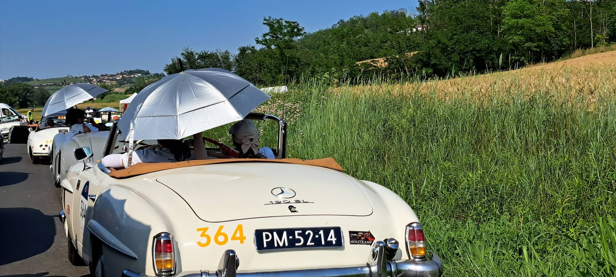 Auto in fila verso il traguardo