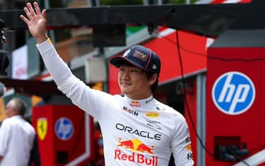 12) YUKI TSUNODA (Red Bull)