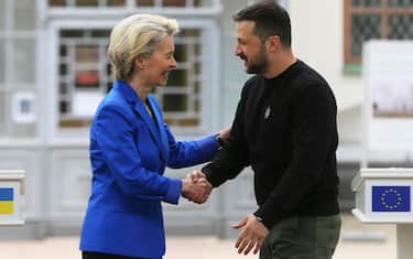 epa10617254 Ukraine's President Volodymyr Zelensky (R) welcomes the President of the European Commission Ursula von der Leyen (L) as they arrive for a joint meeting with the media near the St. Sophia Cathedral in Kyiv, Ukraine, 09 May 2023. Von der Leyen arrived in Kyiv to meet with top Ukrainian officials. President Zelensky announced that from now on May 09 will be annually celebrated as 'Europe Day' in Ukraine. Also on that day, some countries mark the 78th anniversary of Victory Day, the unconditional surrender of Nazi Germany on 08 May 1945, and the Allied Forces' victory, which marked the end of World War II in Europe.  EPA/STEPAN FRANKO