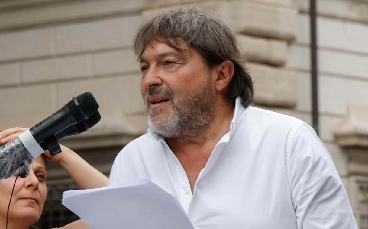 viminale aumenta la scorta al giornalista sigfrido ranucci 4 agenti e due auto blindate da Tg24.sky.it viminale aumenta la scorta al giornalista sigfrido ranucci 4 agenti e due auto blindate