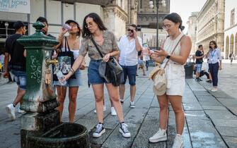 Caldo torrido in piazza Duomo, Milano, 22 Agosto 2023.
ANSA/MATTEO CORNER