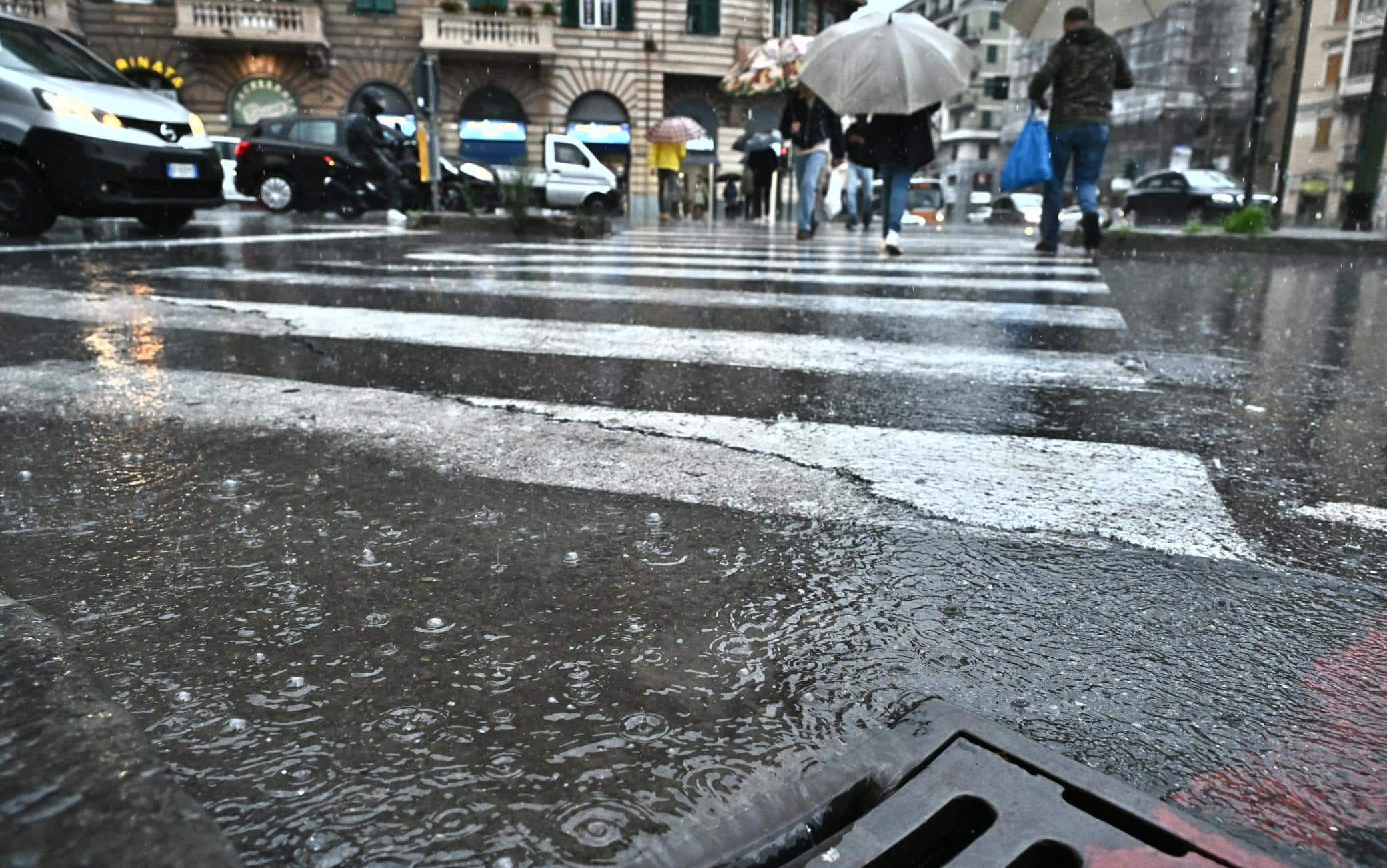 Maltempo Oggi Allerta Rossa In Liguria E Lombardia Arancione In 7 ...