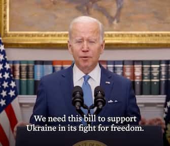 “Cruciale che la mia richiesta di fondi sia approvata il più velocemente possibile” – così Biden sempre su Twitter, a proposito del finanziamento da 33 miliardi chiesto al Congresso per aiutare l’Ucraina