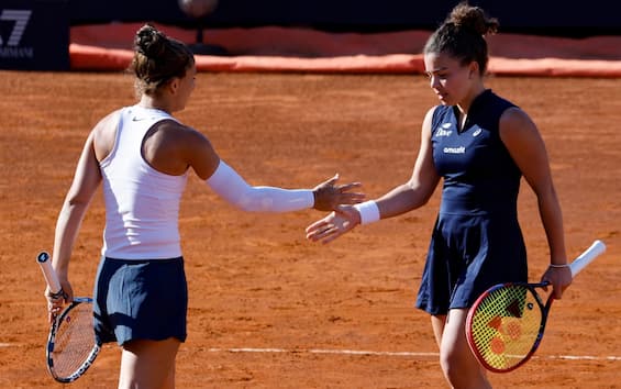 https://static.sky.it/editorialimages/2e3b13b092be87b6a3a7488e60237e9b87e229ec/skysport/it/tennis/video/2025/05/11/errani-paolini-wta-roma-doppio-video/errani_paolini_ansa.jpg?im=Resize,width=565