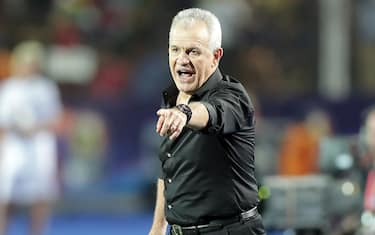 epa07700254 Egypt coach Javier Aguirre reats during the 2019 Africa Cup of Nations (AFCON 2019) round of 16 soccer match between Egypt and South Africa in Cairo Stadium, Cairo, Egypt, 06 July 2019.  EPA/KHALED ELFIQI