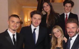 In foto, la famiglia Beckham