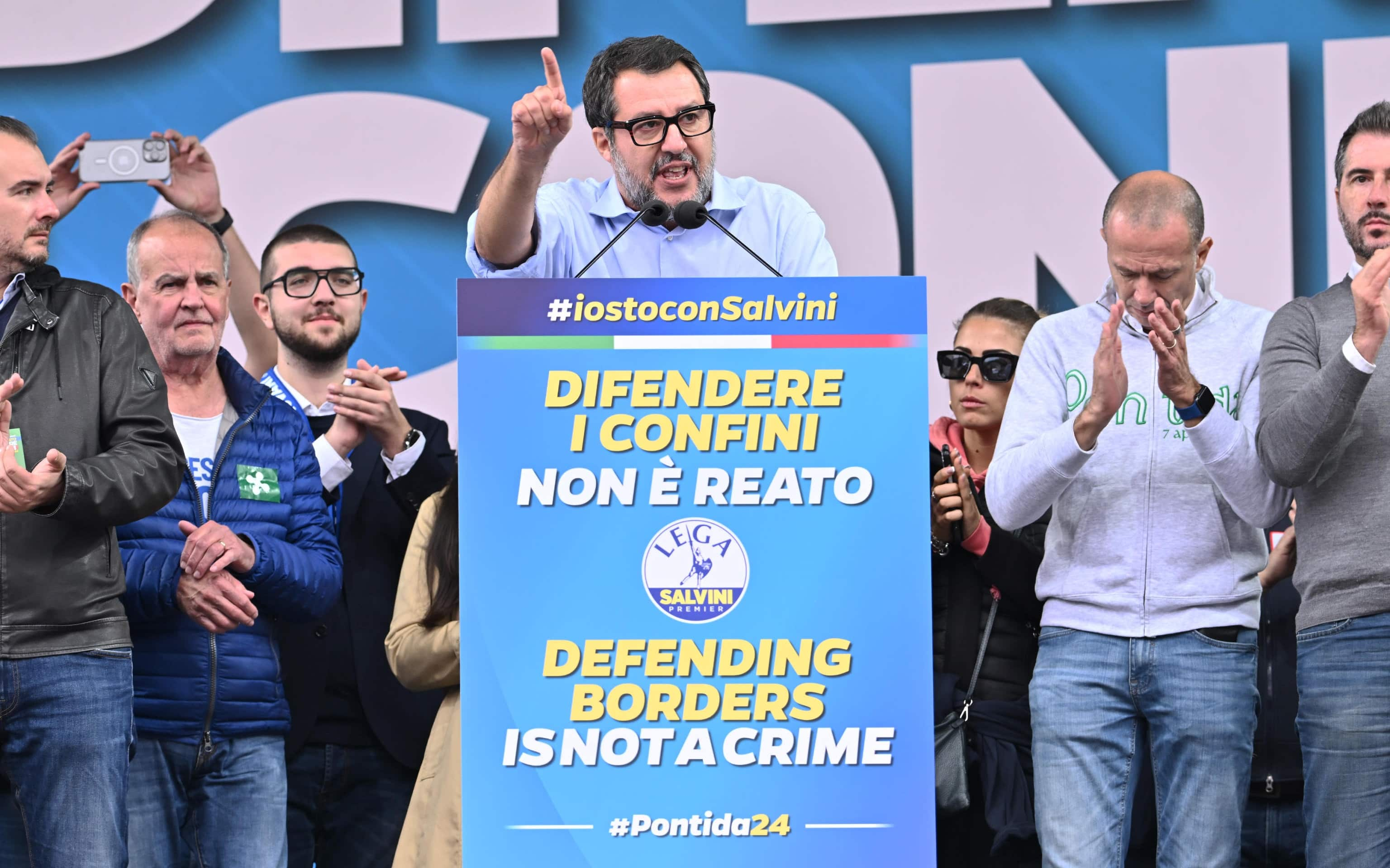 Salvini sul palco di Pontida