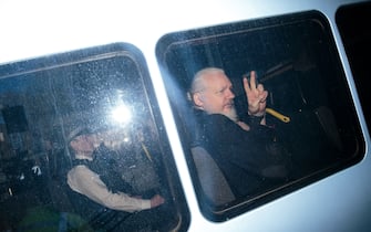 Julian Assange durante il processo a Londra