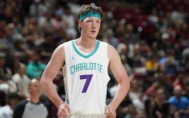 4) KON KNUEPPEL (HORNETS)