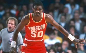 LANDOVER, MD - CIRCA 1984: Ralph Sampson #50 of the Houston Rockets in action against the Washington Bullets during an NBA basketball game circa 1984 at the Capital Centre in Landover, Maryland. Sampson played for the Rockets from 1983-87. (Photo by Focus on Sport/Getty Images) *** Local Caption *** Ralph Sampson