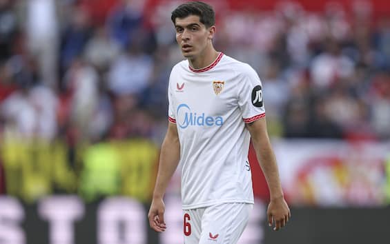 https://static.sky.it/editorialimages/2ee0ebf333e86fd427d7ba94d689c0be5e1dee47/skysport/it/calcio/calciomercato/video/2025/07/07/juanlu-napoli-calciomercato-news/juanlu_siviglia_ipa.jpg?im=Resize,width=565