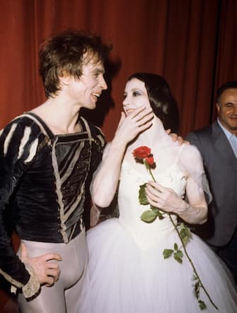 The Russian dancer Rudolf Nureyev with the Italian dancer Carla Fracci, 1977, Madrid, Spain. (Photo by Gianni Ferrari/Cover/Getty Images).