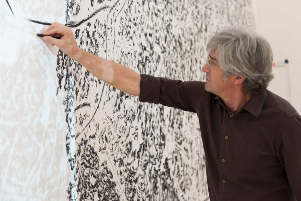 Giuseppe Penone working on Pressione (Pressure) at Musée de Grenoble, 2014. Photo © Musée de Grenoble / ph. Jean-Luc Lacroix