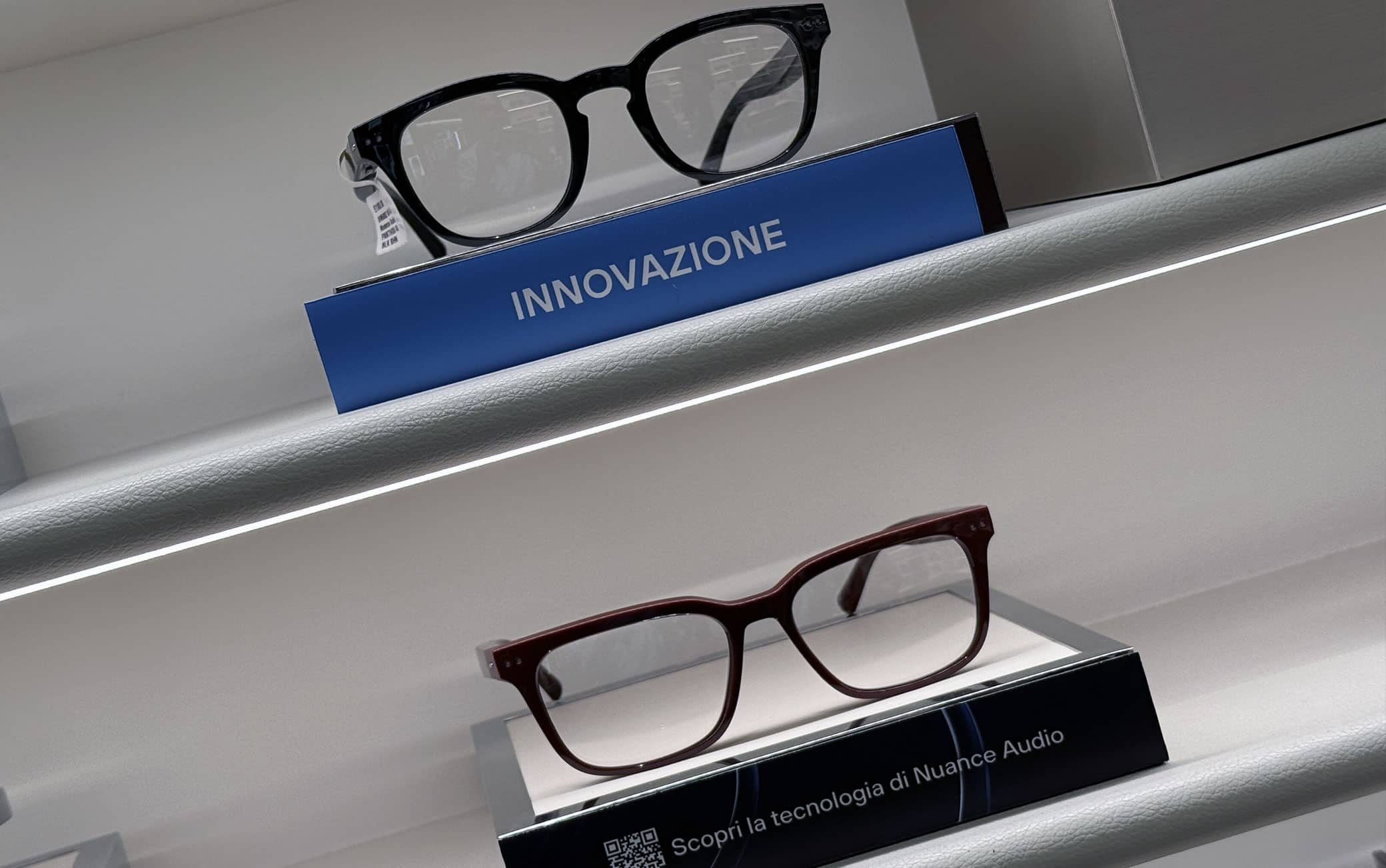 Gli occhiali sono disponibili in due design Gli occhiali sono disponibili in due design