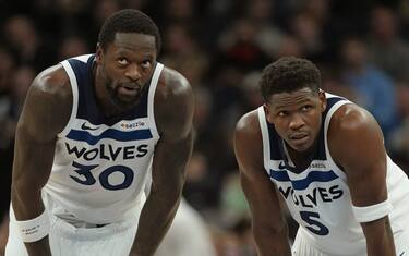 SEGNANO SOLO RANDLE E EDWARDS PER I T’WOLVES