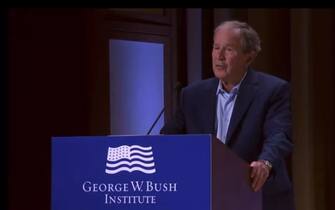 Ritorno al passato con una gaffe per l’ex presidente americano George W. Bush, che durante un discorso a Dallas ha confuso l’Ucraina con l’Iraq provocando una risata generale in platea