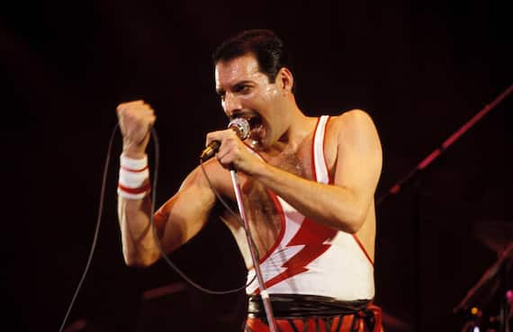 Freddie Mercury – The show must go on