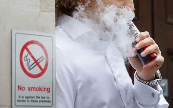 danni nicotina liquida Vape Boxes and Mod Starter Kits main image 0