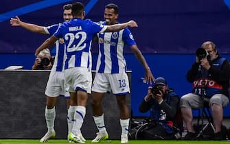 epa10870279 FC Porto’s Galeno (R) celebrates with teammates after scoring a goal during the UEFA Champions League group H match between Shakhtar Donetsk and FC Porto in Hamburg, Germany, 19 September 2023.  EPA/FABIAN BIMMER