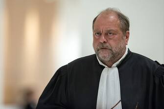 French lawyer Eric Dupond-Moretti leaves the Paris courthouse on May 13, 2019 after the first day of the trial of his client Mayor of Levallois-Perret Patrick Balkany prosecuted with his wife for two counts of tax fraud and aggravated money laundering fraud. - The Mayor of Levallois-Perret (Hauts-de-Seine) and his deputy mayor wife are notably suspected of having hidden an estate of at least 13 million euros from the tax authorities. The trial will take place until June 20, 2019. (Photo by STRINGER / AFP)        (Photo credit should read STRINGER/AFP via Getty Images)