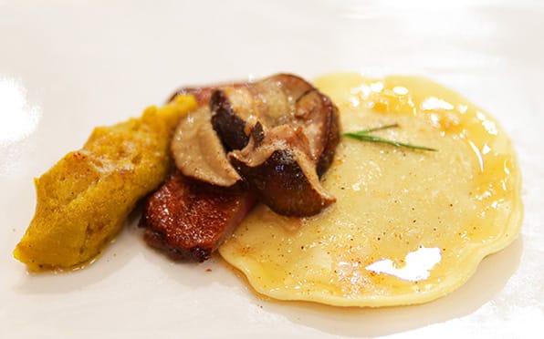 Raviolo di zucca con piccione