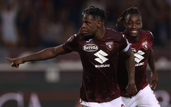 2166371227 TURIN, ITALY - AUGUST 11: Duvan Zapata of Torino FC celebrates with team mate Yann Karamoh after scoring to give the side a 2-0 lead during the Coppa Italia Round of 32 match between Torino FC and Cosenza Calcio at Stadio Olimpico di Torino on August 11, 2024 in Turin, Italy. (Photo by Jonathan Moscrop/Getty Images)