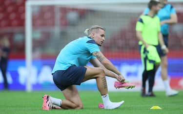 epa11393810 Ukraine player Mykhailo Mudryk attends a training session of the national soccer team, in Warsaw, Poland, 06 June 2024. The Ukrainian national soccer team prepares for the UEFA EURO 2024.  EPA/Leszek Szymanski POLAND OUT