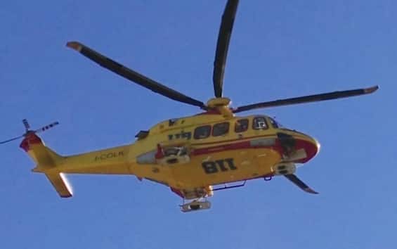 Precipita con il parapendio, morta una pilota 24enne in Valle d Precipita con il parapendio, morta una pilota 24enne in Valle d