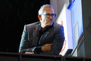 SHEFFIELD, ENGLAND - JANUARY 07: Pundit Gary Lineker watches on during the Emirates FA Cup Third Round match between Sheffield Wednesday and Newcastle United at Hillsborough on January 07, 2023 in Sheffield, England. (Photo by James Gill - Danehouse/Getty Images)