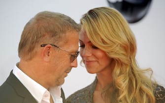 Kevin Costner e Christine Baumgartner